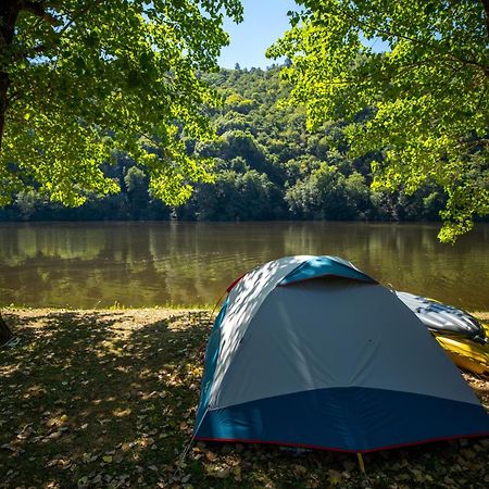 Camping Le château du gibanel Saint-Martial-Entraygues Ngoại thất bức ảnh