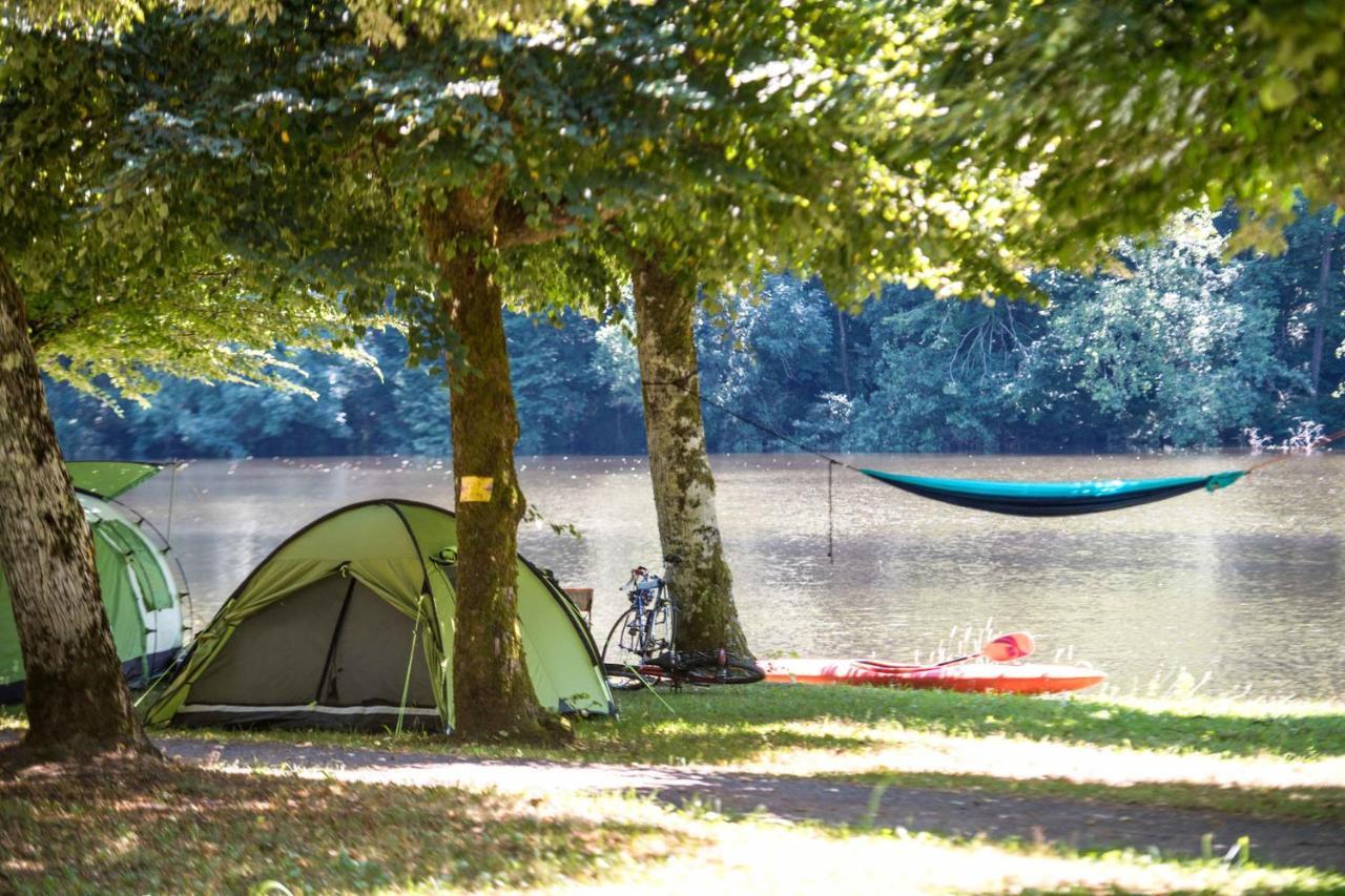 Camping Le château du gibanel Saint-Martial-Entraygues Ngoại thất bức ảnh