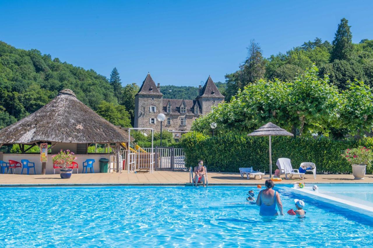 Camping Le château du gibanel Saint-Martial-Entraygues Ngoại thất bức ảnh