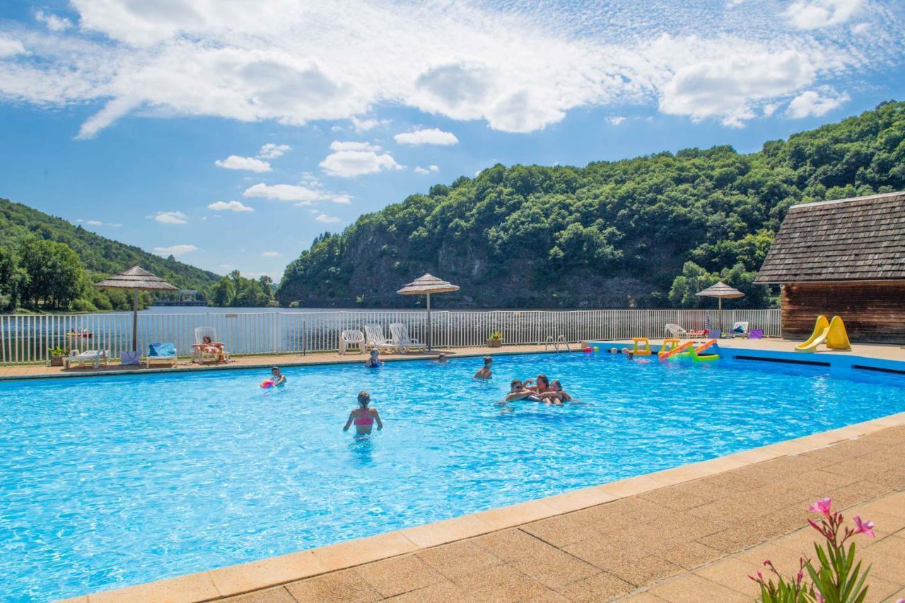 Camping Le château du gibanel Saint-Martial-Entraygues Ngoại thất bức ảnh