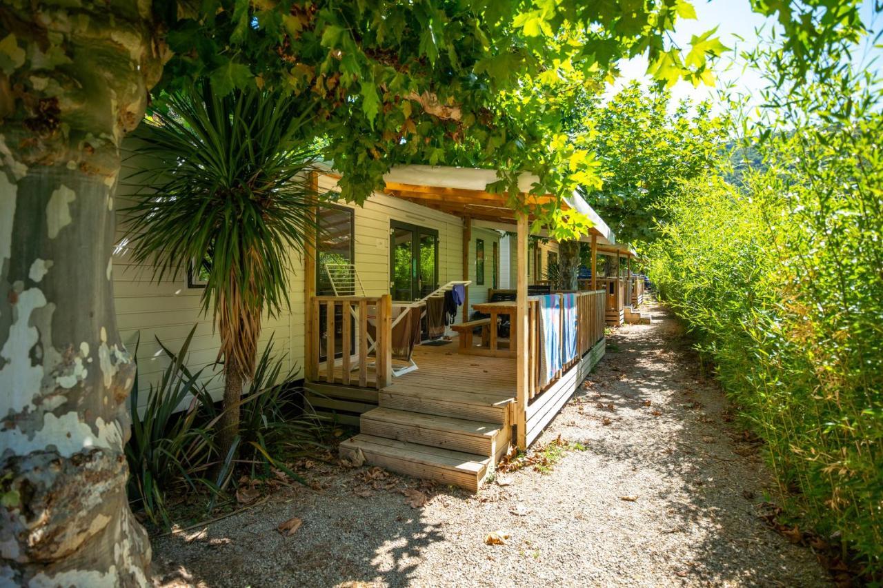 Camping Le château du gibanel Saint-Martial-Entraygues Ngoại thất bức ảnh
